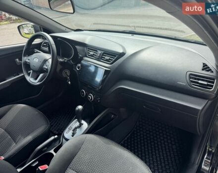 Черный Киа Рио, объемом двигателя 1.4 л и пробегом 155 тыс. км за 7500 $, фото 24 на Automoto.ua