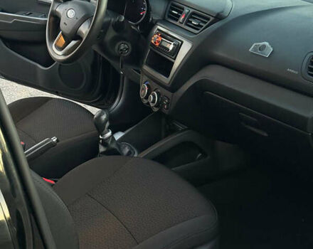 Чорний Кіа Ріо, об'ємом двигуна 1.4 л та пробігом 136 тис. км за 6900 $, фото 17 на Automoto.ua