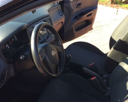 Черный Киа Рио, объемом двигателя 1.4 л и пробегом 189 тыс. км за 7700 $, фото 4 на Automoto.ua