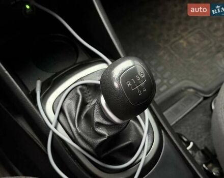 Черный Киа Рио, объемом двигателя 1.4 л и пробегом 220 тыс. км за 8200 $, фото 47 на Automoto.ua