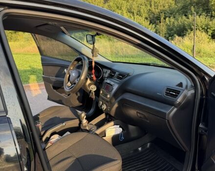 Черный Киа Рио, объемом двигателя 1.4 л и пробегом 185 тыс. км за 5777 $, фото 7 на Automoto.ua
