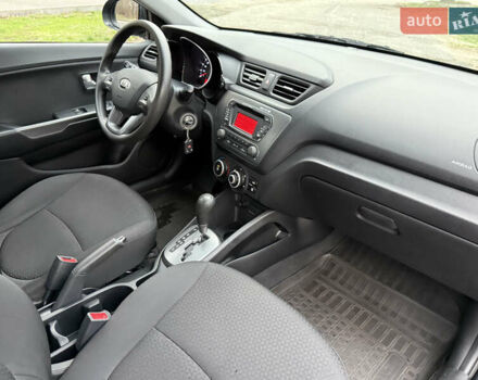 Чорний Кіа Ріо, об'ємом двигуна 1.4 л та пробігом 45 тис. км за 9800 $, фото 23 на Automoto.ua