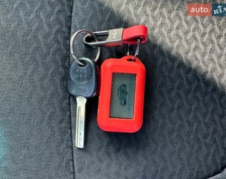 Черный Киа Рио, объемом двигателя 1.4 л и пробегом 139 тыс. км за 10000 $, фото 14 на Automoto.ua