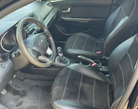 Черный Киа Рио, объемом двигателя 1.4 л и пробегом 247 тыс. км за 7800 $, фото 7 на Automoto.ua