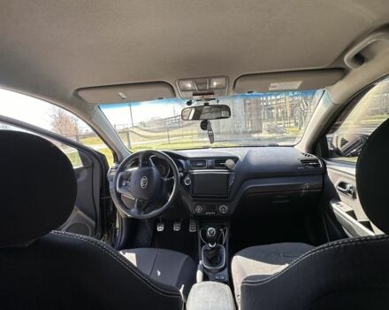 Чорний Кіа Ріо, об'ємом двигуна 1.6 л та пробігом 329 тис. км за 6000 $, фото 7 на Automoto.ua