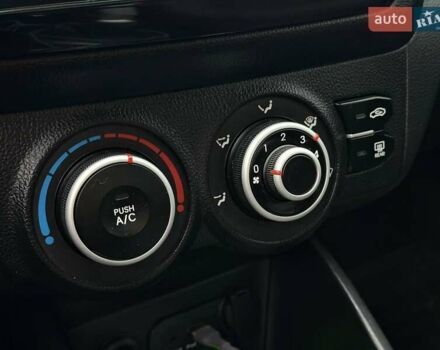 Черный Киа Рио, объемом двигателя 1.4 л и пробегом 220 тыс. км за 8200 $, фото 46 на Automoto.ua