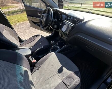 Чорний Кіа Ріо, об'ємом двигуна 1.59 л та пробігом 329 тис. км за 6000 $, фото 13 на Automoto.ua