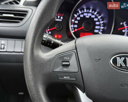 Чорний Кіа Ріо, об'ємом двигуна 1.4 л та пробігом 45 тис. км за 9800 $, фото 16 на Automoto.ua