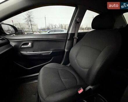 Черный Киа Рио, объемом двигателя 1.4 л и пробегом 220 тыс. км за 8200 $, фото 49 на Automoto.ua