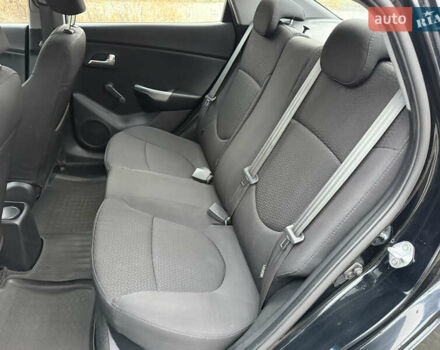 Чорний Кіа Ріо, об'ємом двигуна 1.4 л та пробігом 45 тис. км за 9800 $, фото 27 на Automoto.ua