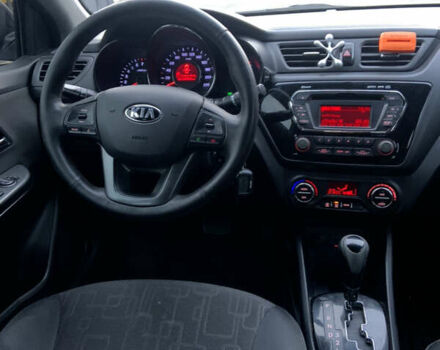 Чорний Кіа Ріо, об'ємом двигуна 1.6 л та пробігом 261 тис. км за 7650 $, фото 6 на Automoto.ua