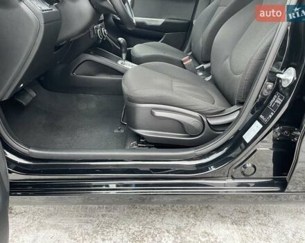 Черный Киа Рио, объемом двигателя 1.4 л и пробегом 124 тыс. км за 9350 $, фото 95 на Automoto.ua