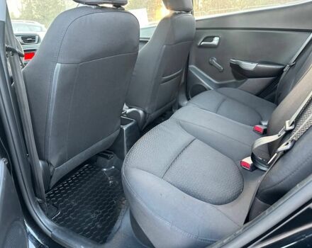 Черный Киа Рио, объемом двигателя 1.4 л и пробегом 199 тыс. км за 5500 $, фото 6 на Automoto.ua