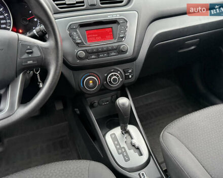 Чорний Кіа Ріо, об'ємом двигуна 1.4 л та пробігом 45 тис. км за 9800 $, фото 19 на Automoto.ua