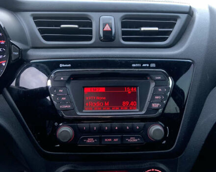 Чорний Кіа Ріо, об'ємом двигуна 1.6 л та пробігом 261 тис. км за 7650 $, фото 12 на Automoto.ua