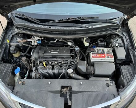 Черный Киа Рио, объемом двигателя 1.4 л и пробегом 305 тыс. км за 4750 $, фото 6 на Automoto.ua