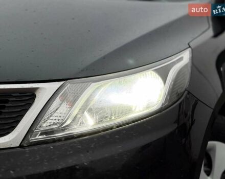 Черный Киа Рио, объемом двигателя 1.4 л и пробегом 220 тыс. км за 8200 $, фото 3 на Automoto.ua