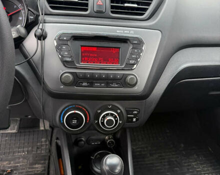 Чорний Кіа Ріо, об'ємом двигуна 1.4 л та пробігом 123 тис. км за 7300 $, фото 14 на Automoto.ua