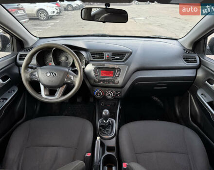 Черный Киа Рио, объемом двигателя 1.4 л и пробегом 305 тыс. км за 4950 $, фото 16 на Automoto.ua
