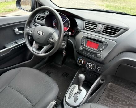 Чорний Кіа Ріо, об'ємом двигуна 1.4 л та пробігом 45 тис. км за 9800 $, фото 20 на Automoto.ua