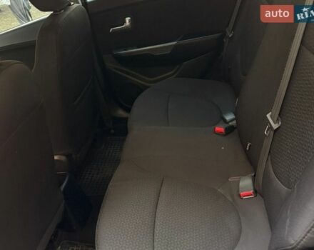 Чорний Кіа Ріо, об'ємом двигуна 1.6 л та пробігом 272 тис. км за 5950 $, фото 14 на Automoto.ua