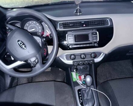 Чорний Кіа Ріо, об'ємом двигуна 1.6 л та пробігом 194 тис. км за 7800 $, фото 8 на Automoto.ua