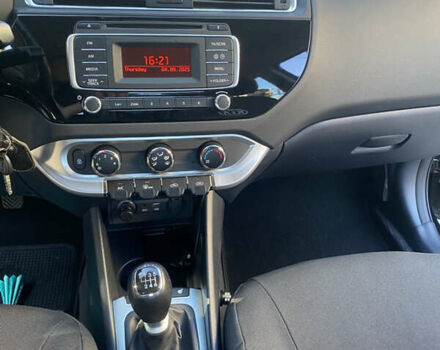 Чорний Кіа Ріо, об'ємом двигуна 1.4 л та пробігом 14 тис. км за 11999 $, фото 18 на Automoto.ua