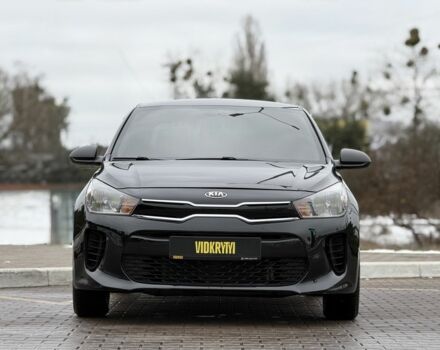 Черный Киа Рио, объемом двигателя 1.6 л и пробегом 135 тыс. км за 9800 $, фото 2 на Automoto.ua