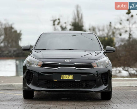 Черный Киа Рио, объемом двигателя 1.6 л и пробегом 135 тыс. км за 9800 $, фото 4 на Automoto.ua