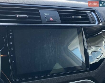 Чорний Кіа Ріо, об'ємом двигуна 1.4 л та пробігом 80 тис. км за 12300 $, фото 12 на Automoto.ua
