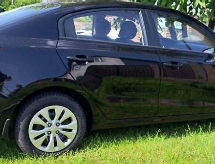 Киа Рио 2017 в Прилуках на Automoto.ua Черный Киа Рио, объемом двигателя 1.37 л и пробегом 34 тыс. км за 12400 $, фото 1 на Automoto.ua