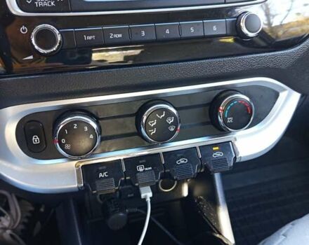 Черный Киа Рио, объемом двигателя 1.37 л и пробегом 185 тыс. км за 8500 $, фото 6 на Automoto.ua