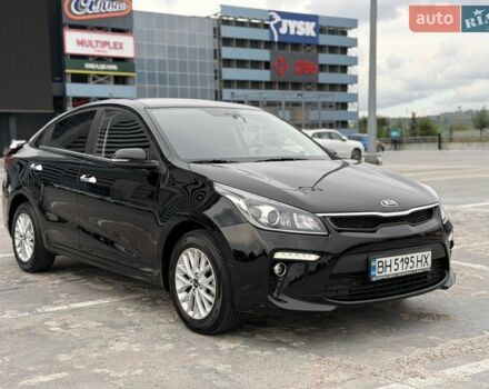 Черный Киа Рио, объемом двигателя 1.6 л и пробегом 31 тыс. км за 14500 $, фото 1 на Automoto.ua