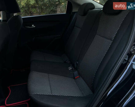 Чорний Кіа Ріо, об'ємом двигуна 1.37 л та пробігом 127 тис. км за 11899 $, фото 17 на Automoto.ua