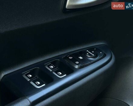 Чорний Кіа Ріо, об'ємом двигуна 1.37 л та пробігом 127 тис. км за 11899 $, фото 7 на Automoto.ua