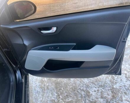 Чорний Кіа Ріо, об'ємом двигуна 1.6 л та пробігом 9 тис. км за 12700 $, фото 11 на Automoto.ua