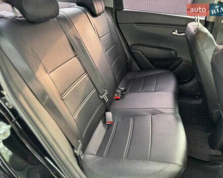 Чорний Кіа Ріо, об'ємом двигуна 1.37 л та пробігом 66 тис. км за 14500 $, фото 19 на Automoto.ua