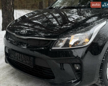Чорний Кіа Ріо, об'ємом двигуна 1.4 л та пробігом 66 тис. км за 14200 $, фото 3 на Automoto.ua