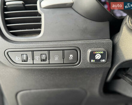 Чорний Кіа Ріо, об'ємом двигуна 1.37 л та пробігом 66 тис. км за 14500 $, фото 9 на Automoto.ua