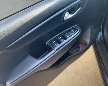 Чорний Кіа Ріо, об'ємом двигуна 1.59 л та пробігом 67 тис. км за 14500 $, фото 2 на Automoto.ua