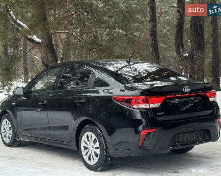 Чорний Кіа Ріо, об'ємом двигуна 1.4 л та пробігом 66 тис. км за 14200 $, фото 5 на Automoto.ua