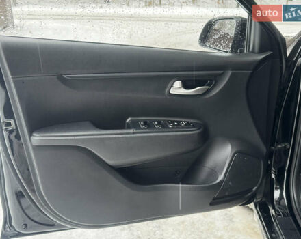 Чорний Кіа Ріо, об'ємом двигуна 1.4 л та пробігом 66 тис. км за 14200 $, фото 7 на Automoto.ua