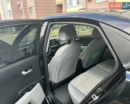 Чорний Кіа Ріо, об'ємом двигуна 1.59 л та пробігом 55 тис. км за 14150 $, фото 5 на Automoto.ua