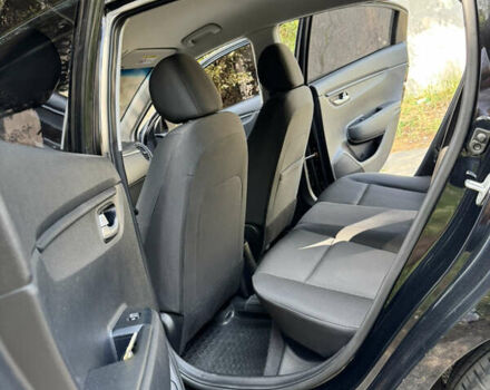 Черный Киа Рио, объемом двигателя 1.37 л и пробегом 25 тыс. км за 11999 $, фото 21 на Automoto.ua