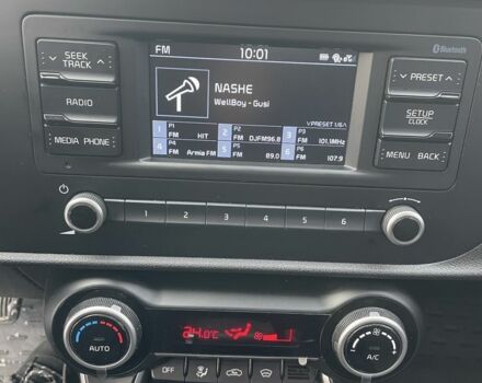 Чорний Кіа Ріо, об'ємом двигуна 1.6 л та пробігом 68 тис. км за 15000 $, фото 6 на Automoto.ua