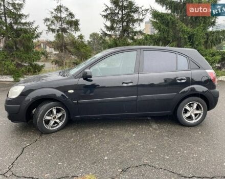 Черный Киа Рио, объемом двигателя 1.4 л и пробегом 270 тыс. км за 3550 $, фото 1 на Automoto.ua