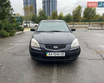 Чорний Кіа Ріо, об'ємом двигуна 1.4 л та пробігом 270 тис. км за 4200 $, фото 1 на Automoto.ua