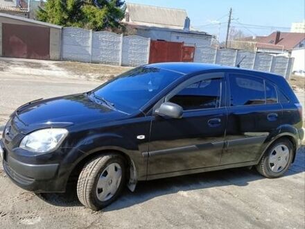 Черный Киа Рио, объемом двигателя 1.4 л и пробегом 297 тыс. км за 4300 $, фото 1 на Automoto.ua