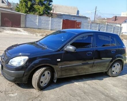 Черный Киа Рио, объемом двигателя 1.4 л и пробегом 297 тыс. км за 4300 $, фото 1 на Automoto.ua