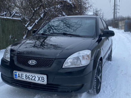 Черный Киа Рио, объемом двигателя 1.4 л и пробегом 358 тыс. км за 3750 $, фото 1 на Automoto.ua